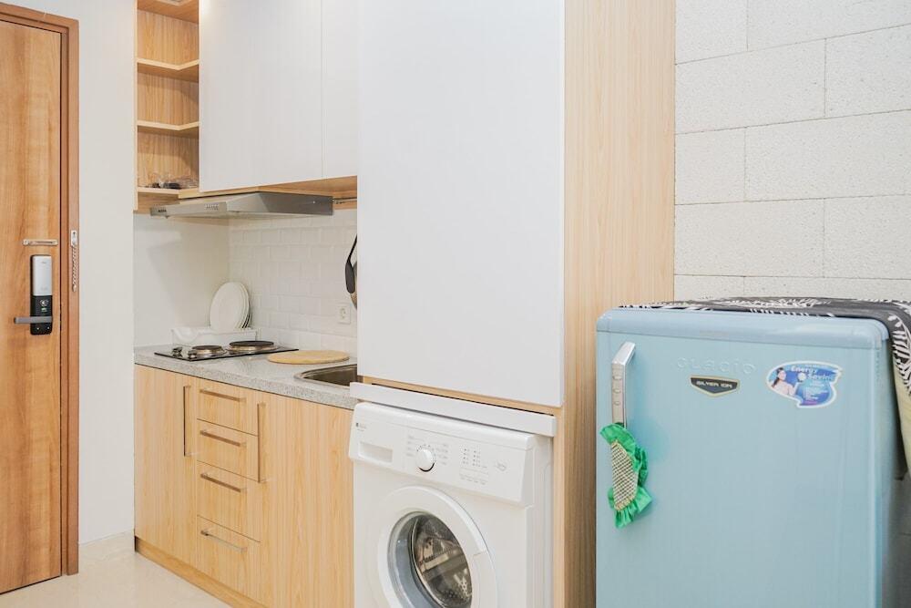 Тангеранг: Comfy and Cozy Stay 1BR at Skandinavia Apartment