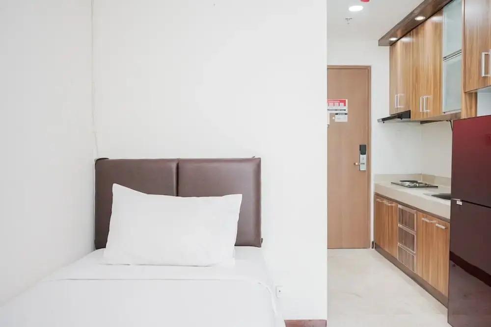 Legok: Comfort Studio Apartment at B Residence