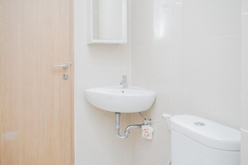 Legok: Fully Furnished With Elegant Design Studio Apartment B Residence