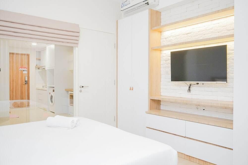 1BR Modern and Spacious at Skandinavia Apartment — фото 2