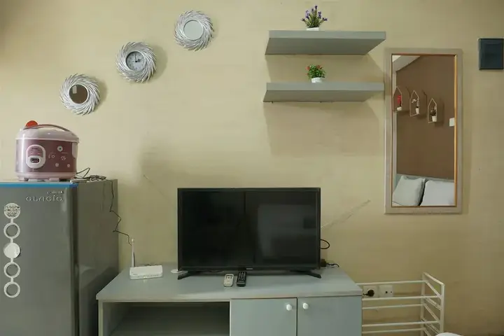 Comfort and Strategic Studio Apartment Margonda Residence 2 near UI — фото 2