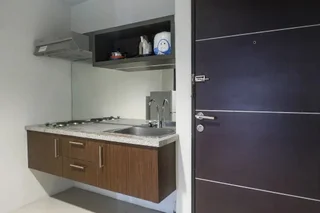 Сурабая: Classic Modern Studio Room Apartment at The Square Surabaya