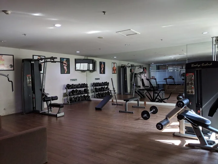 Сурабая: Classic Modern Studio Room Apartment at The Square Surabaya