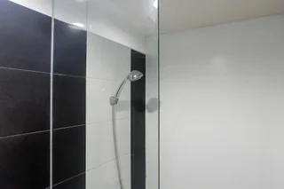 Сурабая: Classic Modern Studio Room Apartment at The Square Surabaya