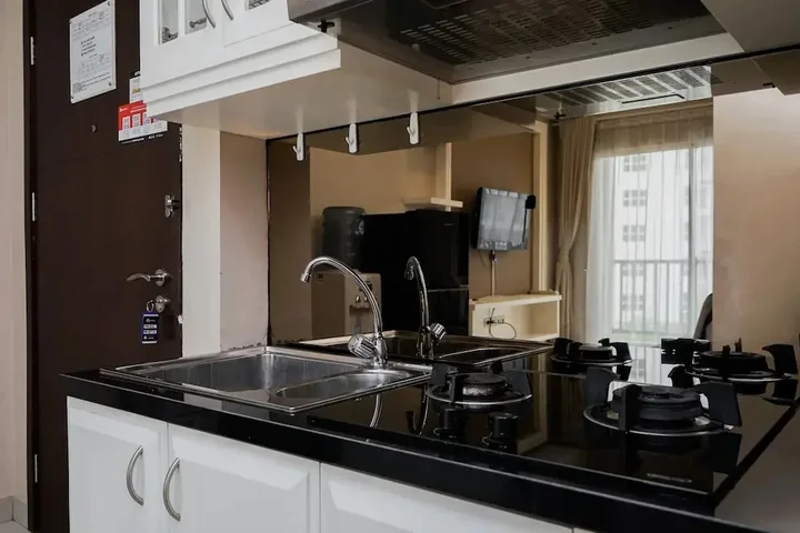 Legok: Nice and Artistic 1BR Saveria Apartment