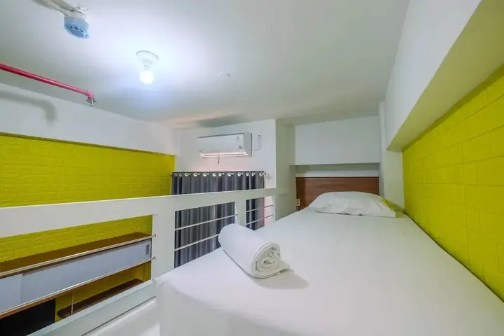 Депок: Comfort Studio with Bunk Bed at Dave Apartment