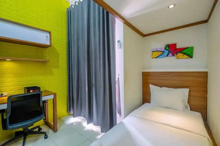 Comfort Studio with Bunk Bed at Dave Apartment — фото 5