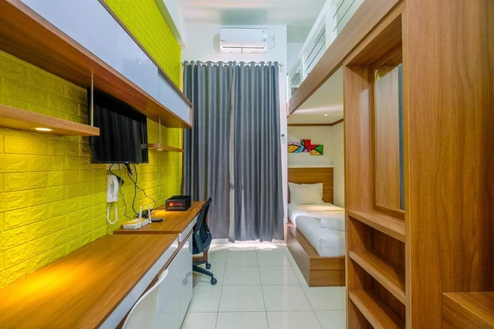 Депок: Comfort Studio with Bunk Bed at Dave Apartment
