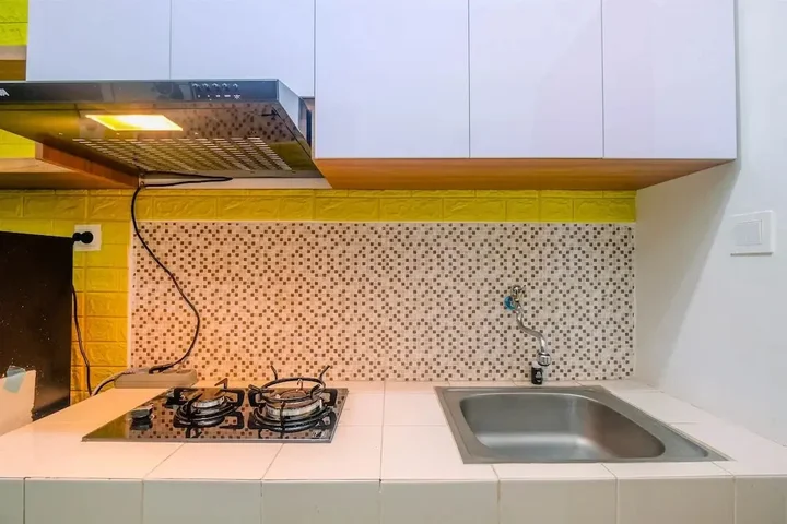 Депок: Cozy Studio with Bunk Bed at Dave Apartment near UI