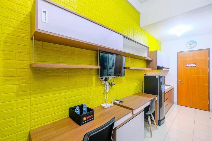 Депок: Cozy Studio with Bunk Bed at Dave Apartment near UI