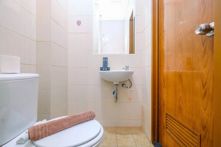 Депок: Cozy Studio with Bunk Bed at Dave Apartment near UI