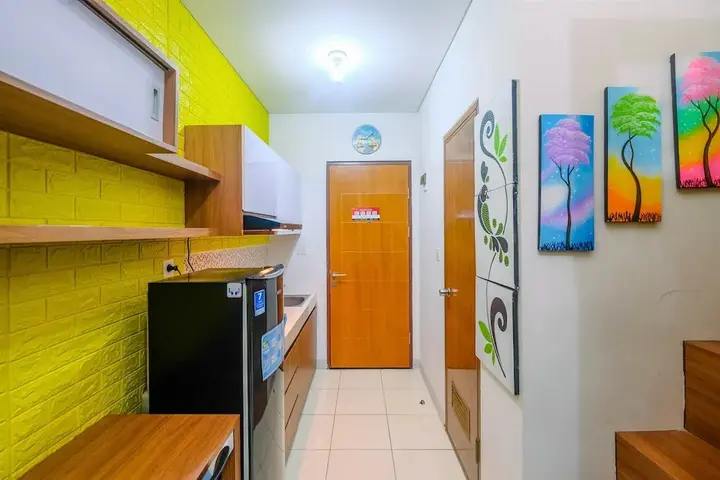 Депок: Cozy Studio with Bunk Bed at Dave Apartment near UI