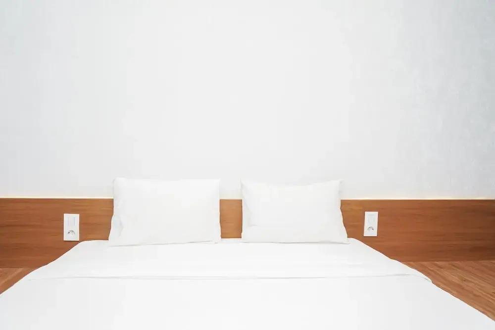 Legok: Studio Modern Japanese Style near Aeon BSD at B Residence Apartment