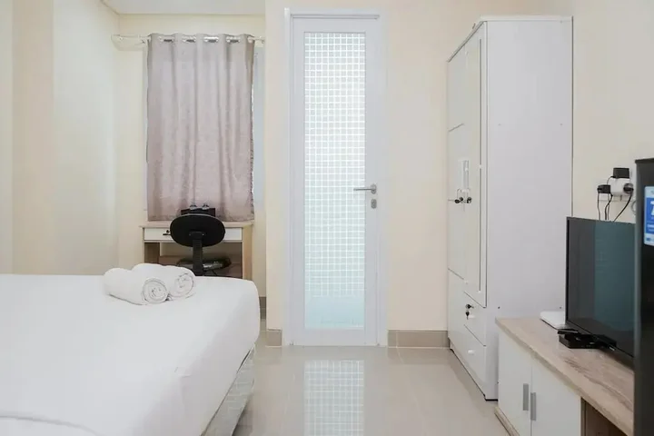 Legok: Comfy Studio Apartment at B Residence