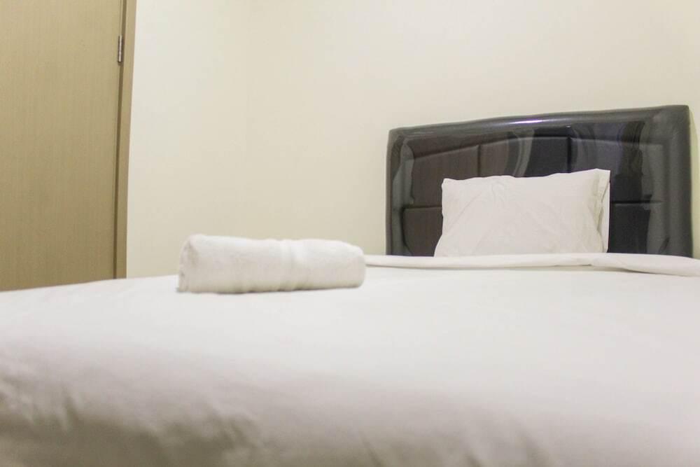 Сибату: Comfy 2BR at Meikarta Apartment