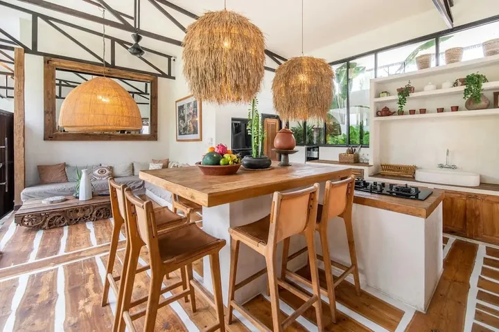 Керобокан: Tropical Design, Private Villa, 3 BR, Umalas