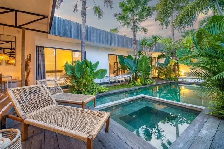 Керобокан: Tropical Design, Private Villa, 3 BR, Umalas