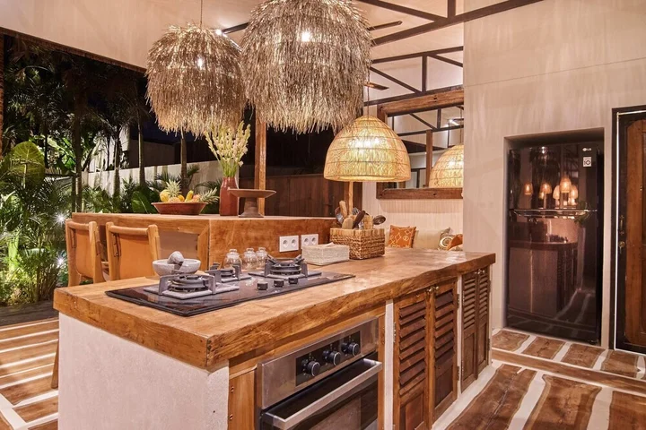 Керобокан: Tropical Design, Private Villa, 3 BR, Umalas