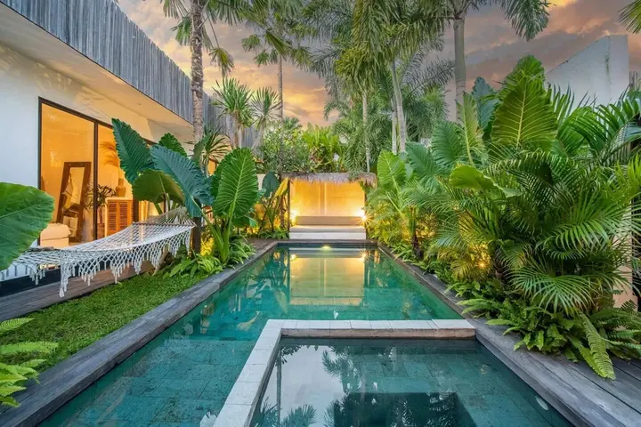 Керобокан: Tropical Design, Private Villa, 3 BR, Umalas