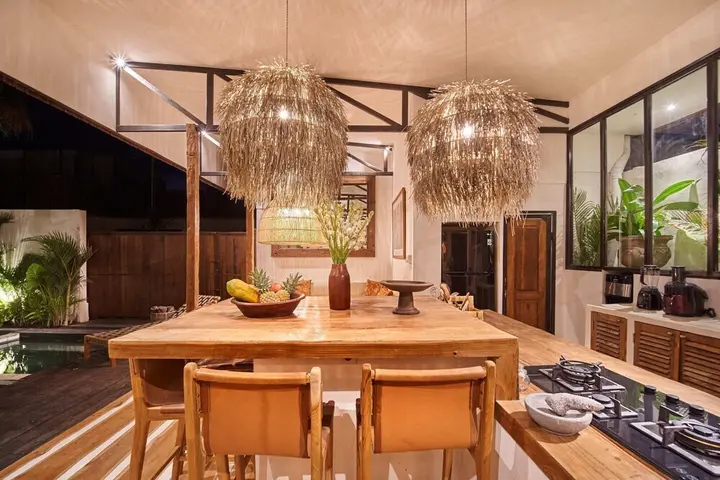 Керобокан: Tropical Design, Private Villa Complex, 6 BR, Umalas With Staff