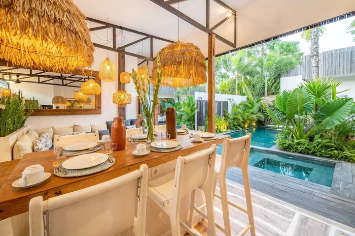 Керобокан: Tropical Design, Private Villa Complex, 6 BR, Umalas With Staff