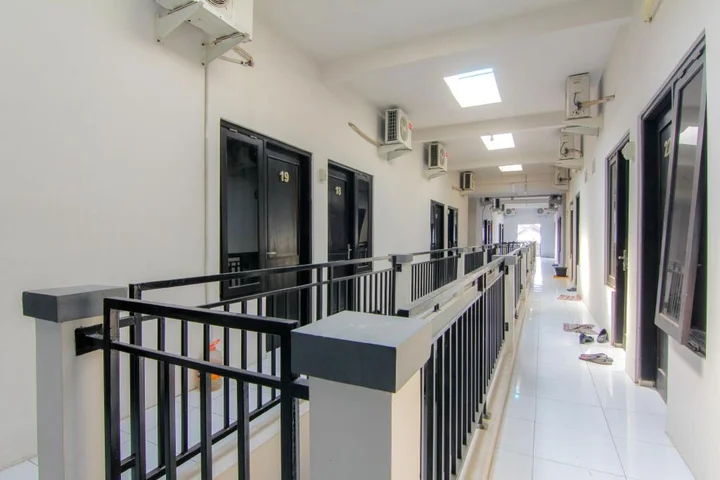Депок: JJ House Wahid Hasyim