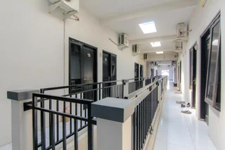 Депок: JJ House Wahid Hasyim