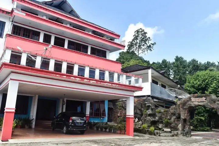 Амбон: RedDoorz Plus @ Tirta Kencana Hotel