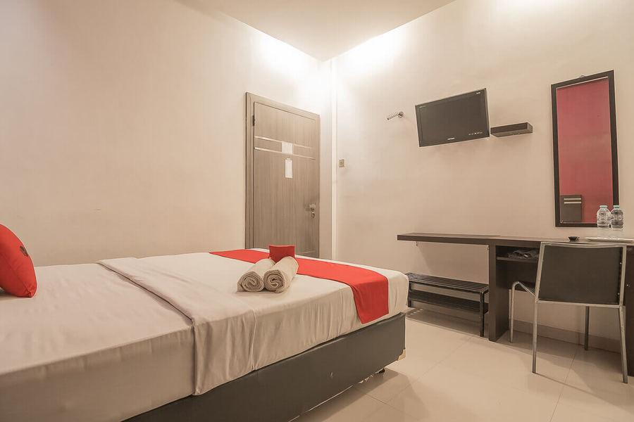 Семаранг: RedDoorz Plus near Undip Pleburan