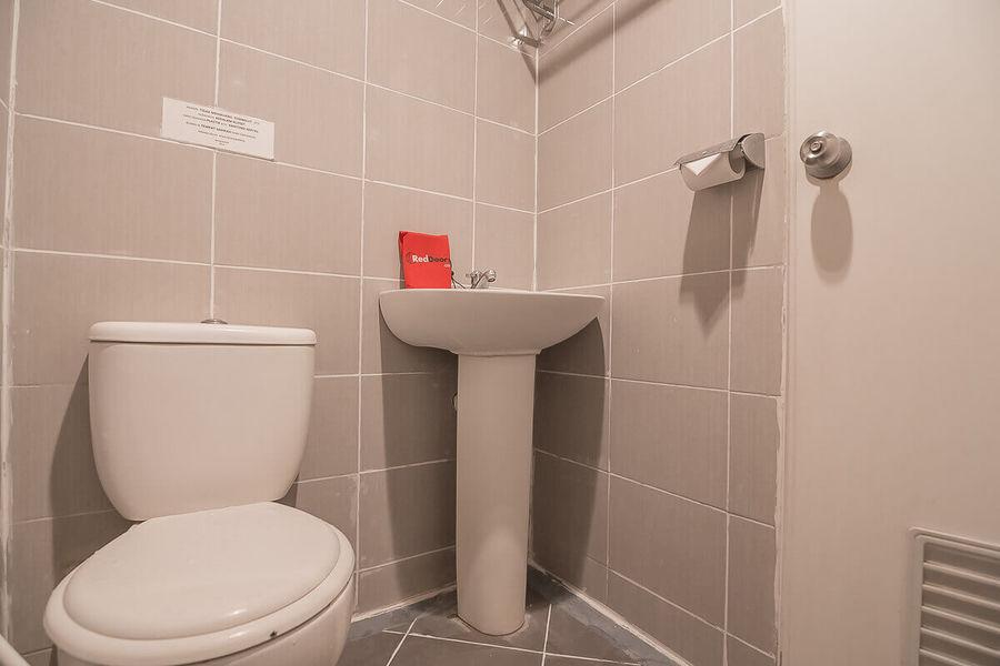 Семаранг: RedDoorz Plus near Undip Pleburan
