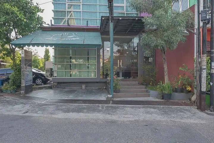 Семаранг: RedDoorz Plus near Undip Pleburan