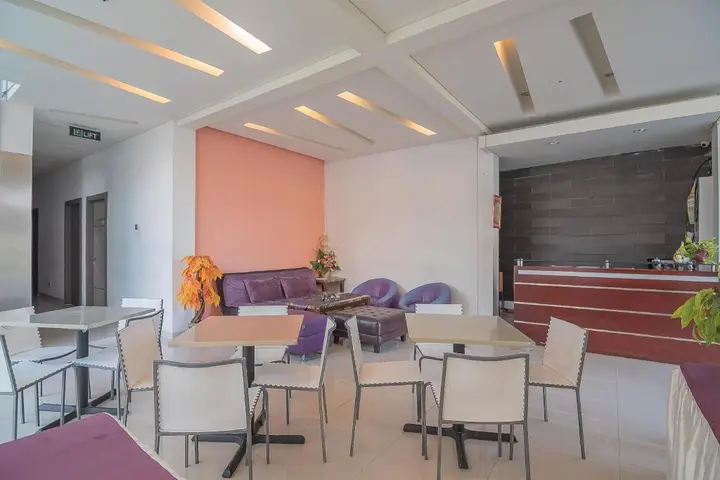 Семаранг: RedDoorz Plus near Undip Pleburan