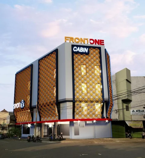 Суракарта: Front One Cabin Slamet Riyadi Solo