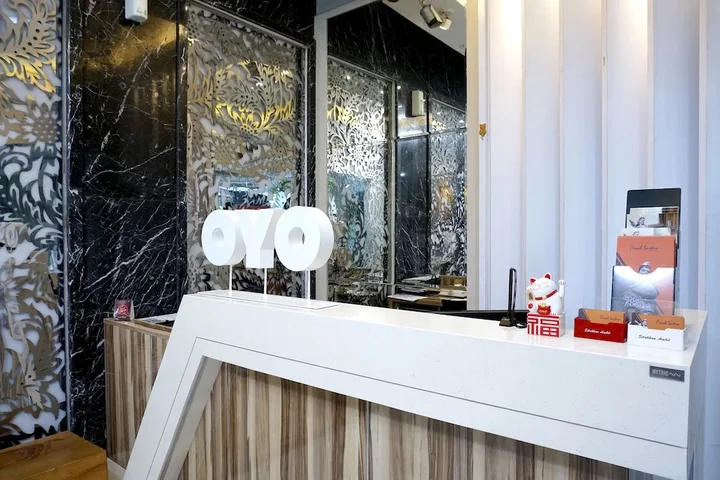 Депок: OYO 825 Grand Omah Sastro