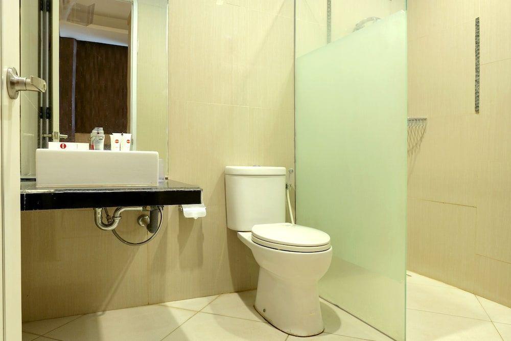 Депок: OYO 825 Grand Omah Sastro