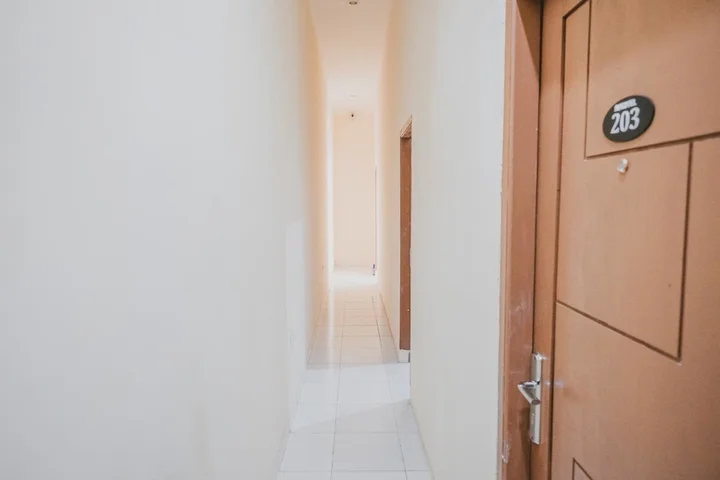 Тангеранг: RedDoorz near CBD Ciledug