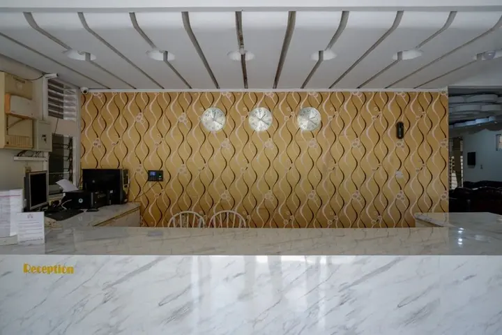 Палу: RedDoorz Plus @ Alam Raya Hotel