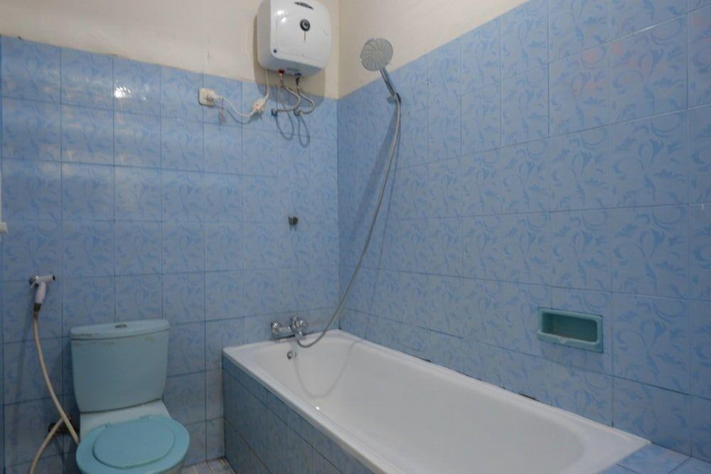 Палу: RedDoorz Plus @ Alam Raya Hotel