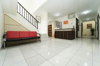 Legok: KoolKost near Universitas Prasetiya Mulya