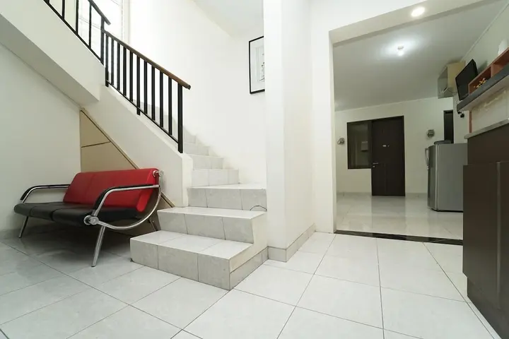 Legok: KoolKost near Universitas Prasetiya Mulya
