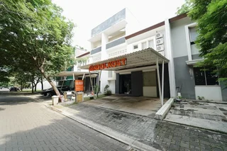 Legok: KoolKost near Universitas Prasetiya Mulya