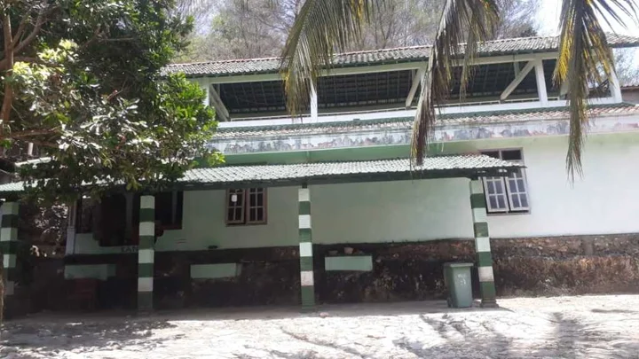Батуретно: Greenhouse at Pantai Kukup