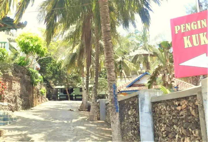 Батуретно: Greenhouse at Pantai Kukup