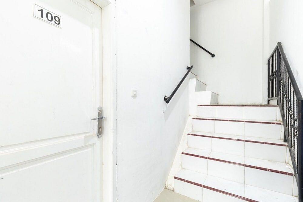Медан: RedDoorz @ Medan Johor