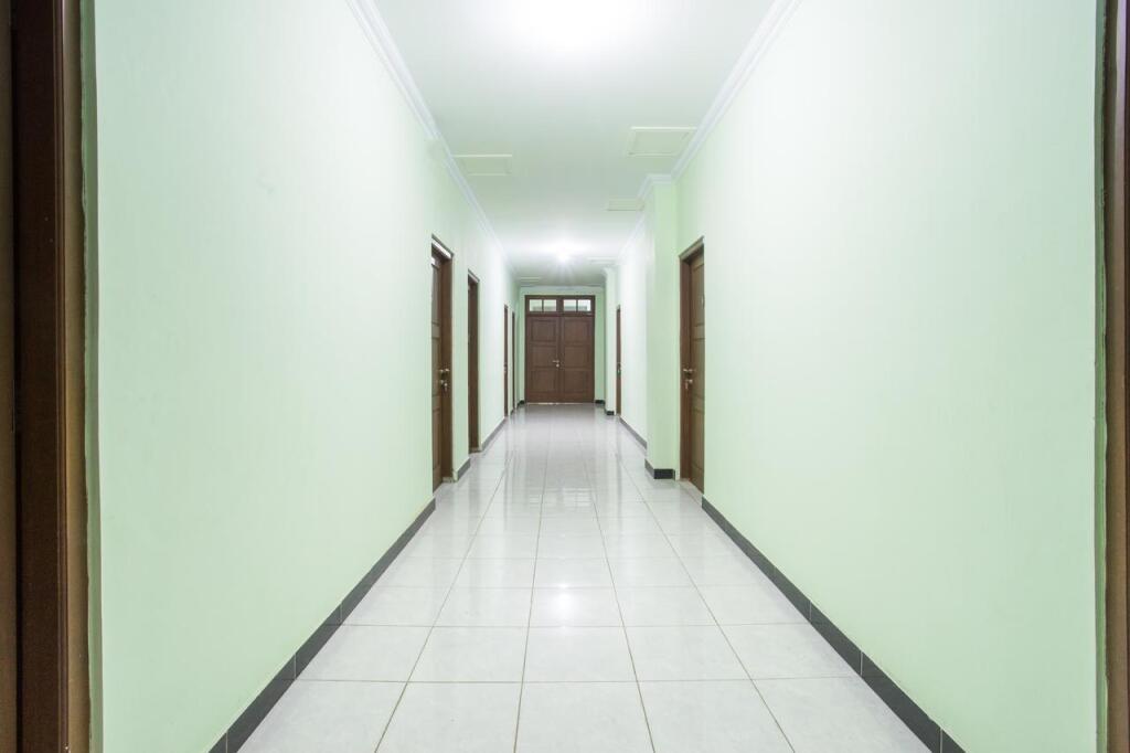 Батуретно: OYO 1419 Rhona Guest House Syariah