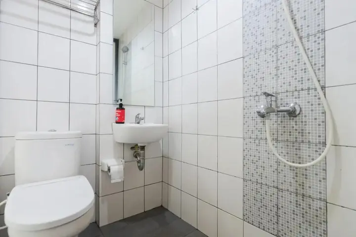 Legok: RedDoorz Plus near ICE BSD 2