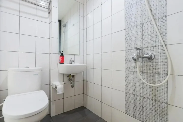 Legok: RedDoorz Plus near ICE BSD 2