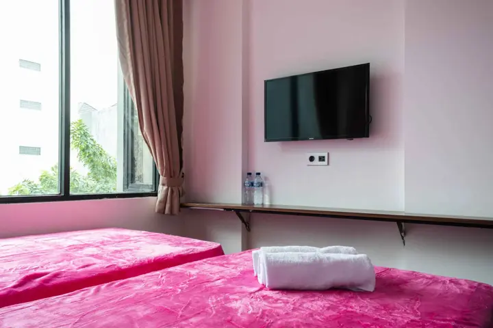 Legok: RedDoorz Plus near ICE BSD 2