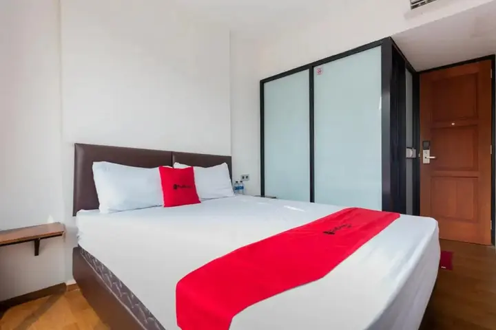 Legok: RedDoorz Plus near ICE BSD 2
