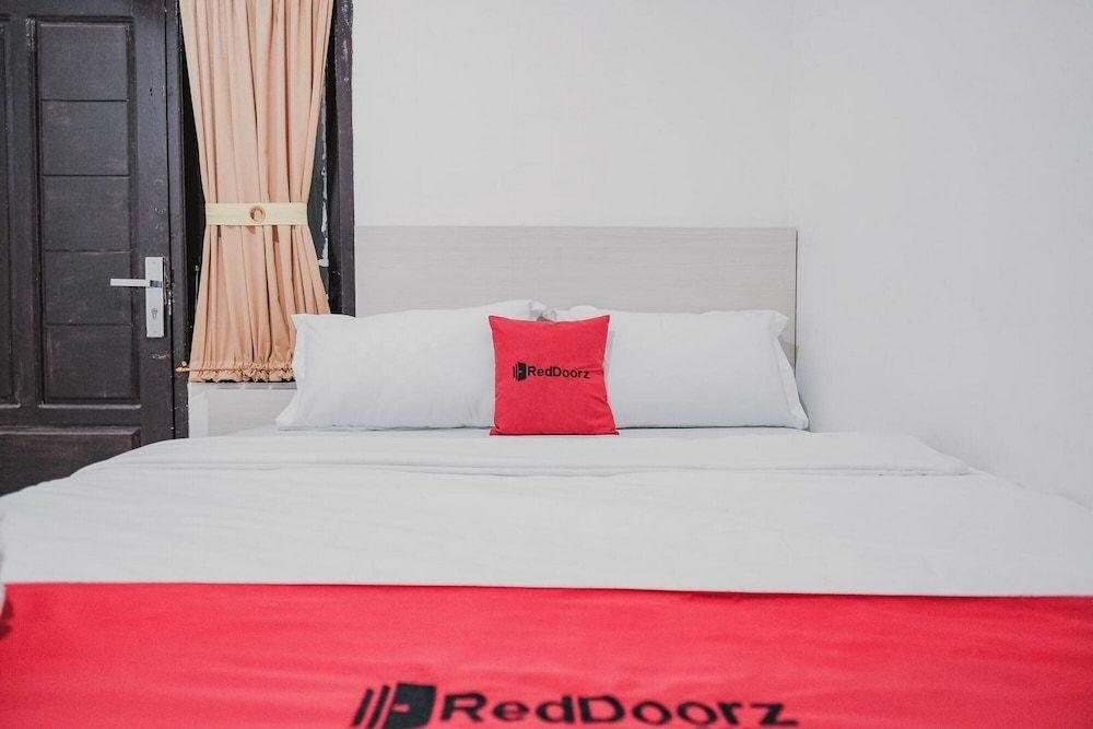 RedDoorz near Jalan Soeprapto Bengkulu — фото 6